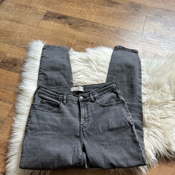 EVERLANE Gray Washed Skinny Jeans - Picture 3 of 6